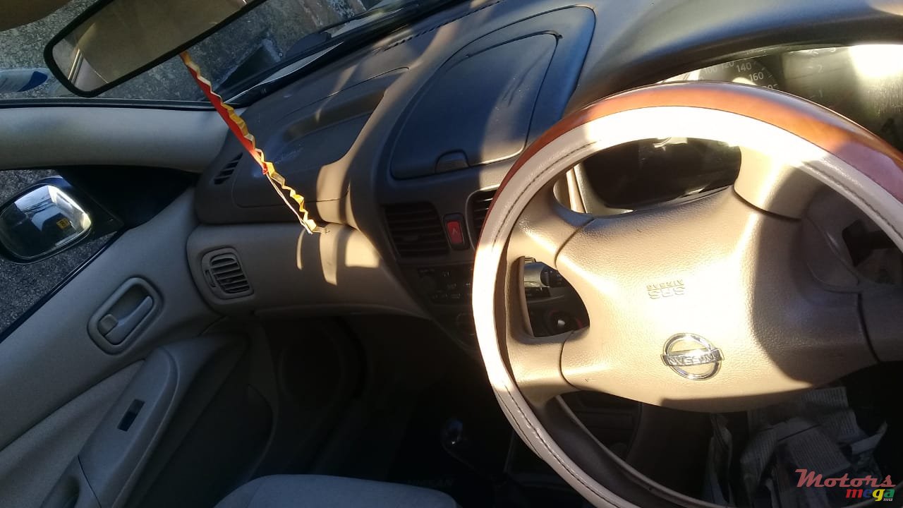 2004' Nissan photo #3