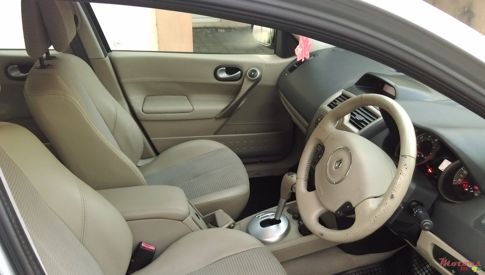 2009' Renault Megane 1.6 photo #4