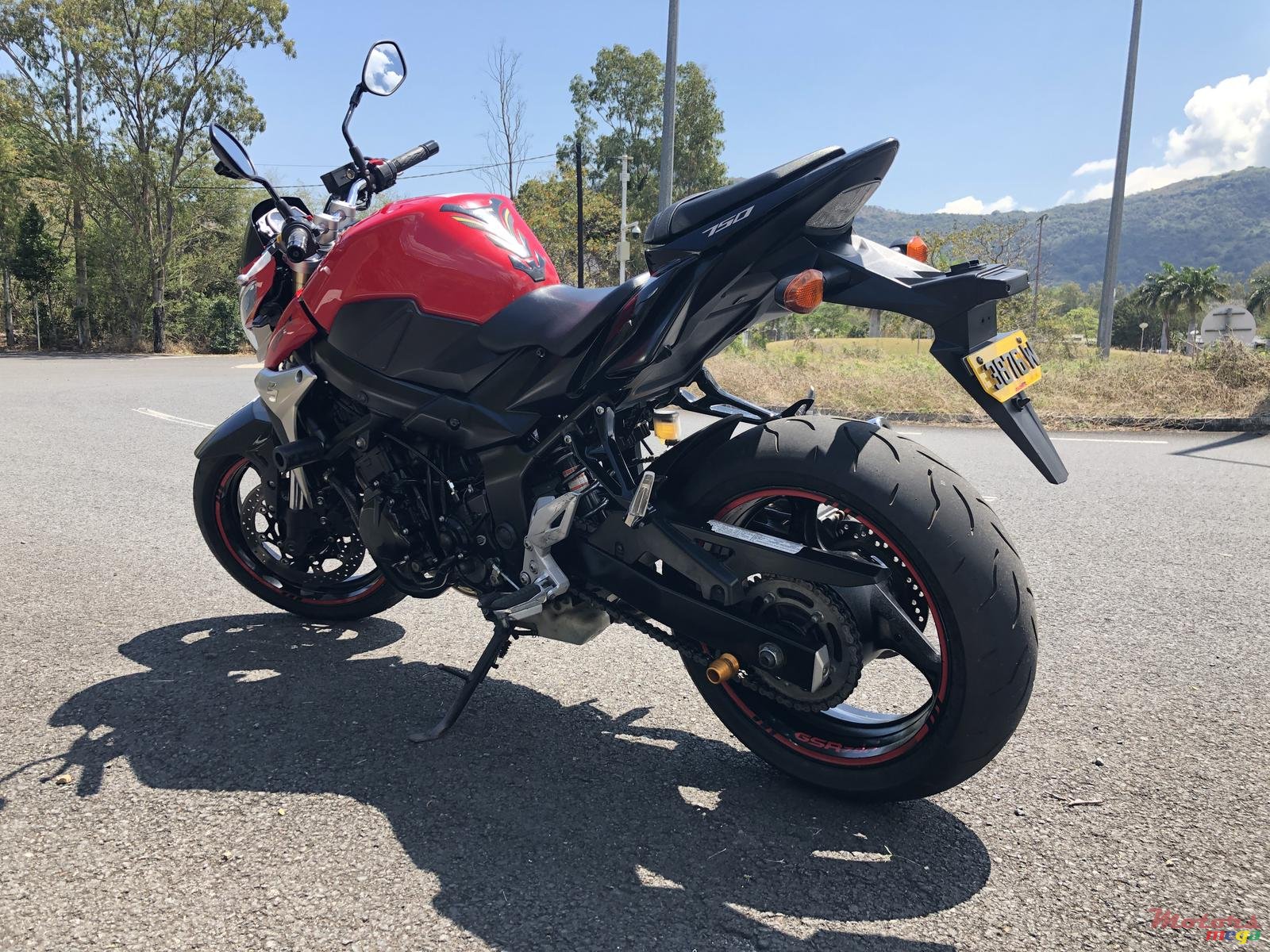 2011' Suzuki photo #3