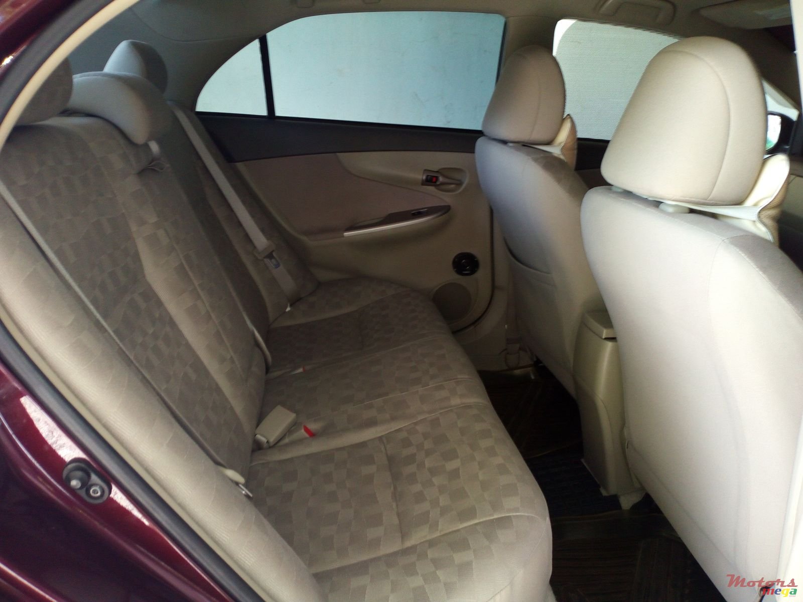 2009' Toyota Axio photo #7