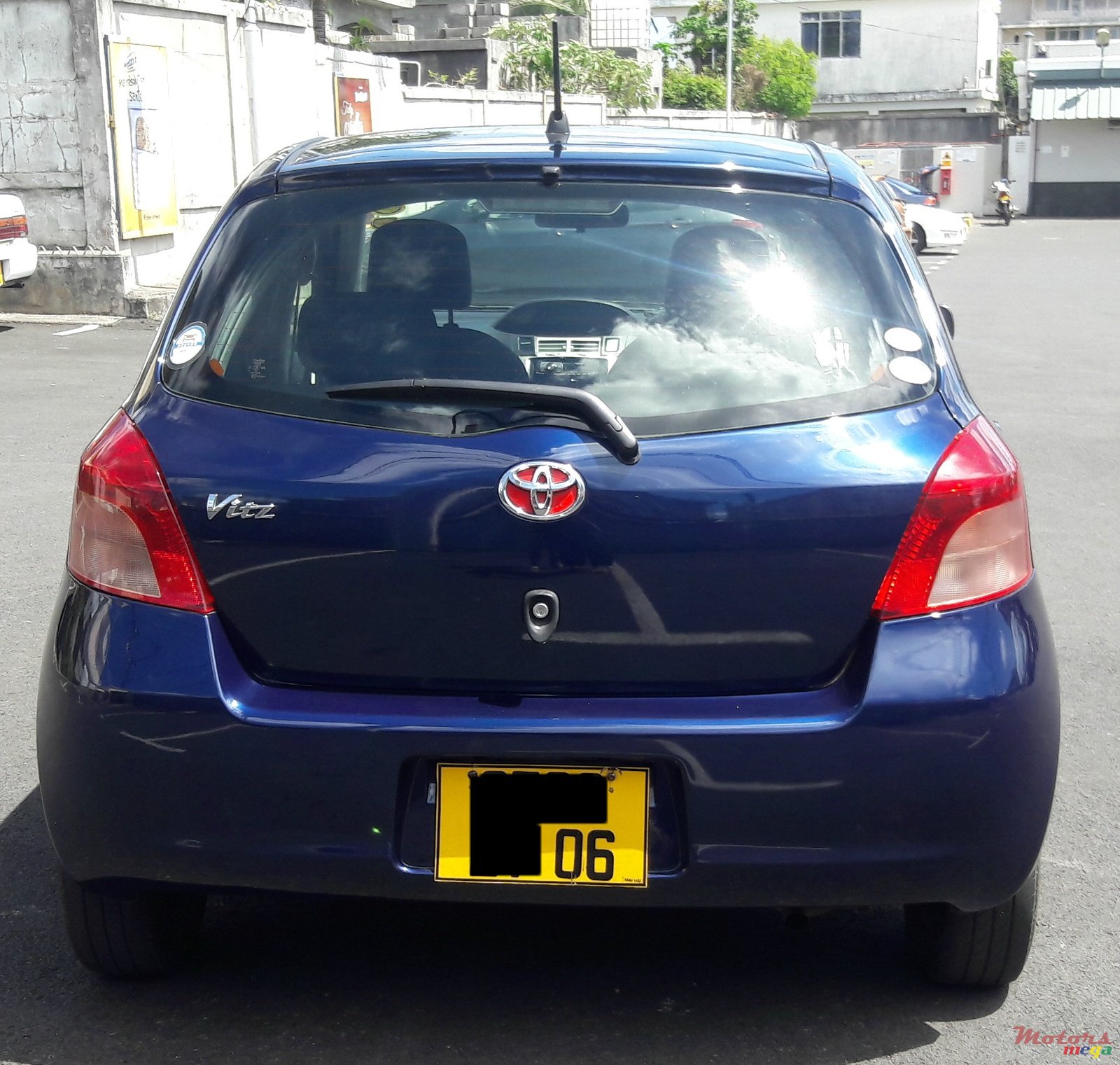 2006' Toyota Vitz photo #8