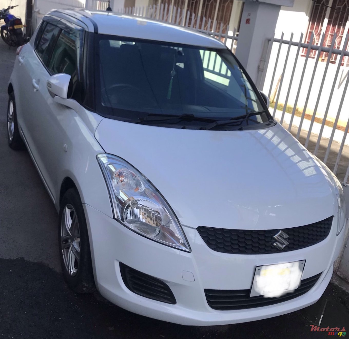 2013' Suzuki Swift photo #1