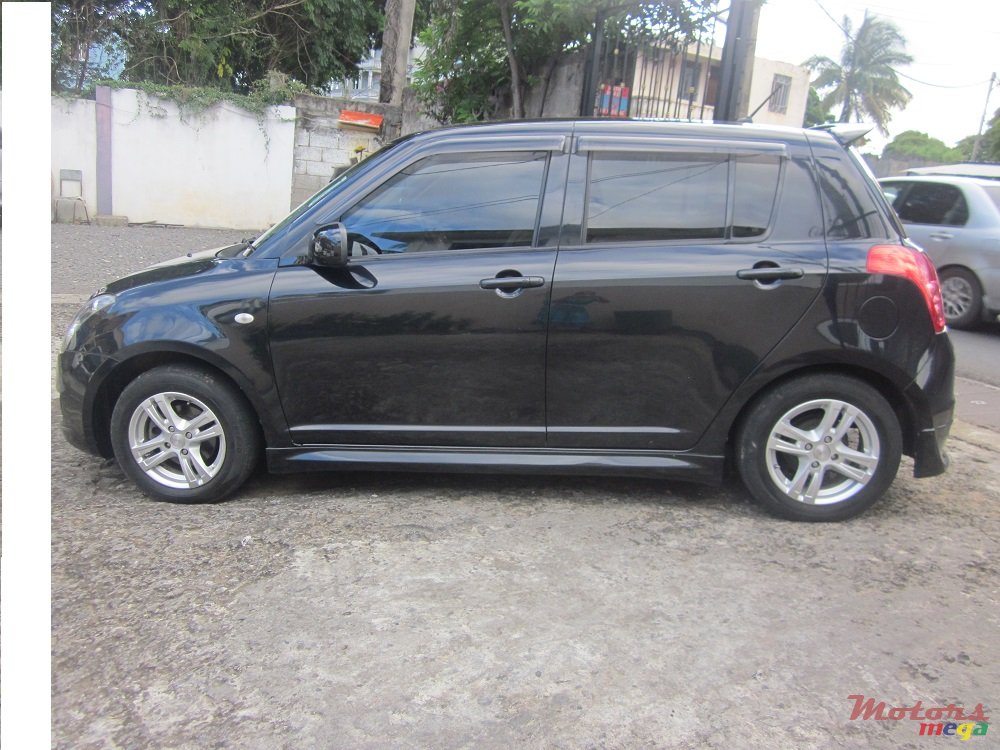 2010' Suzuki Swift photo #5