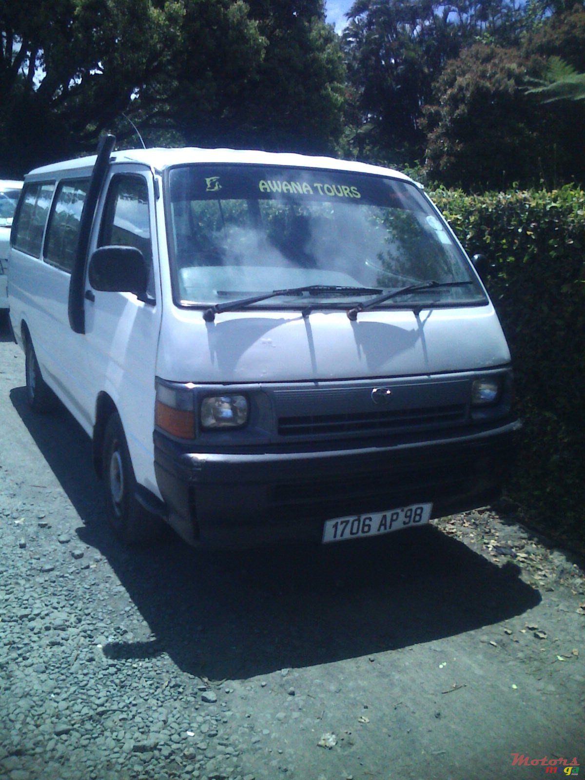 1998' Toyota HiAce photo #1