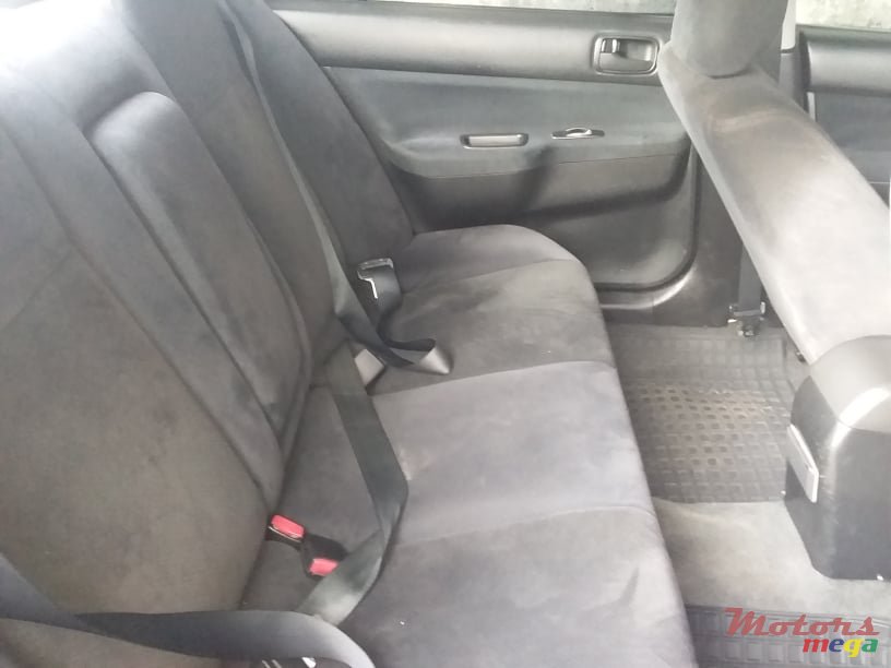 2005' Mitsubishi Lancer photo #6