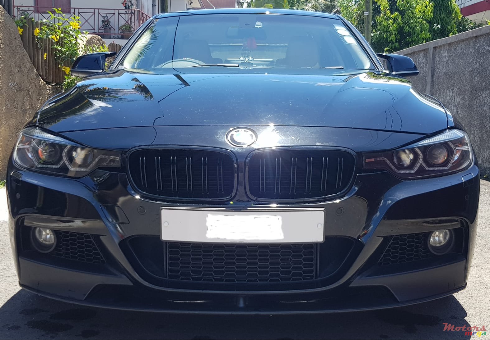 2013' BMW 3 Series 328 photo #1