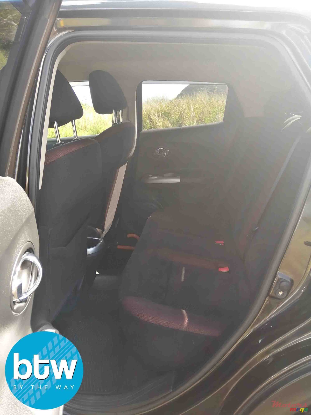 2011' Nissan Juke photo #3