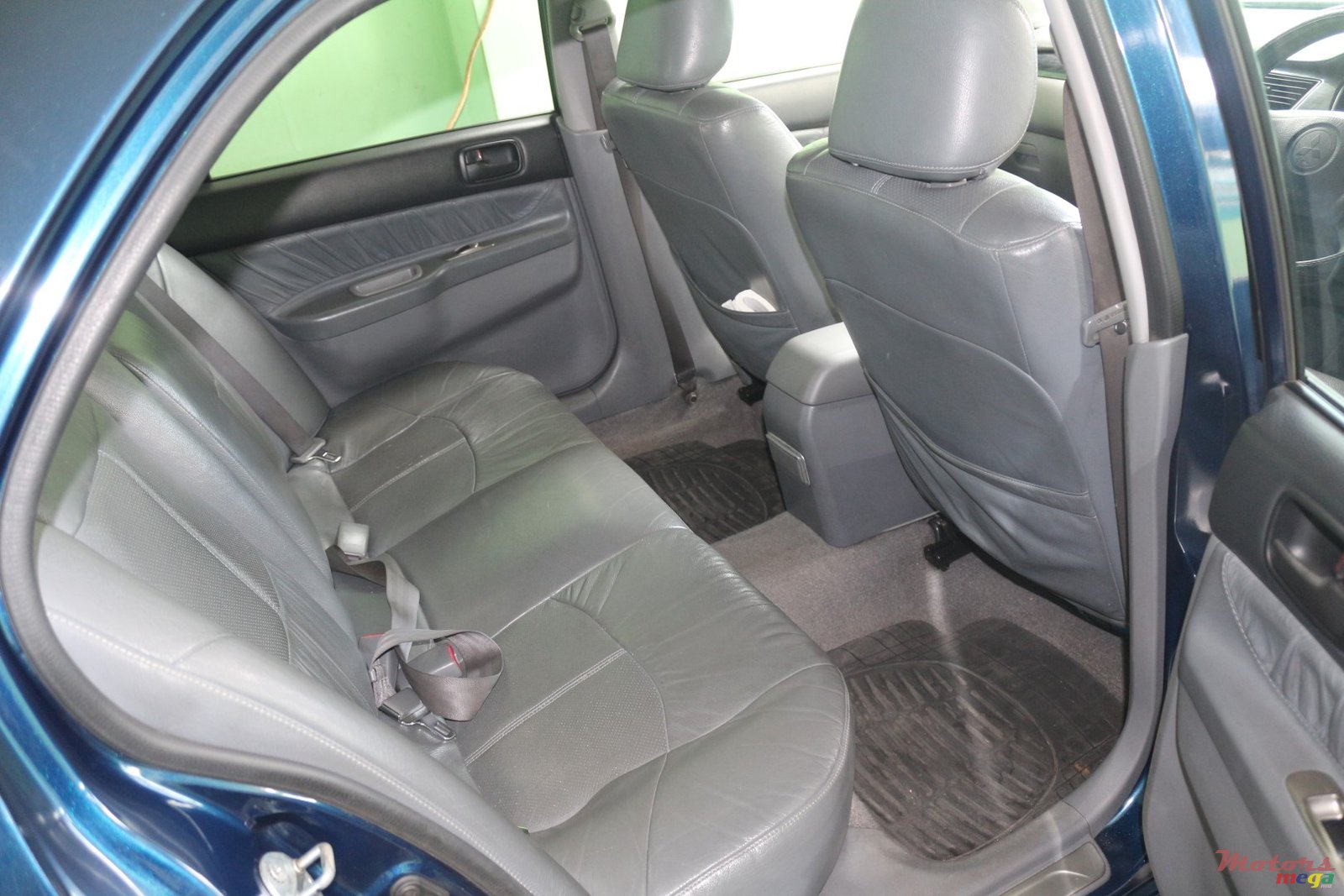 2005' Mitsubishi Lancer GLX photo #5