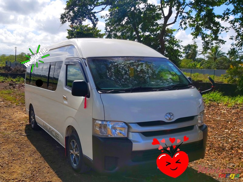 2010' Toyota HiAce photo #2