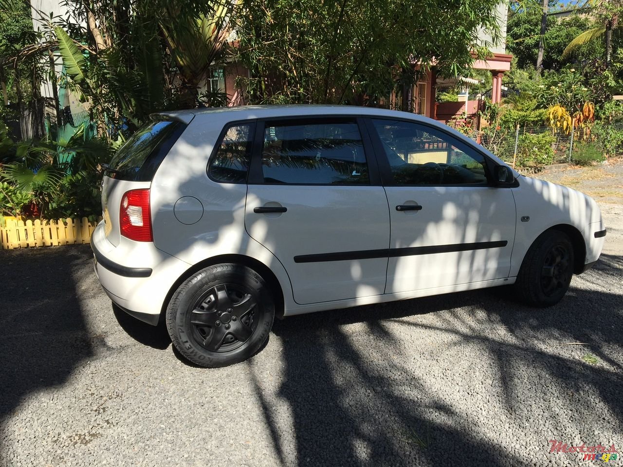 2003' Volkswagen Polo photo #2