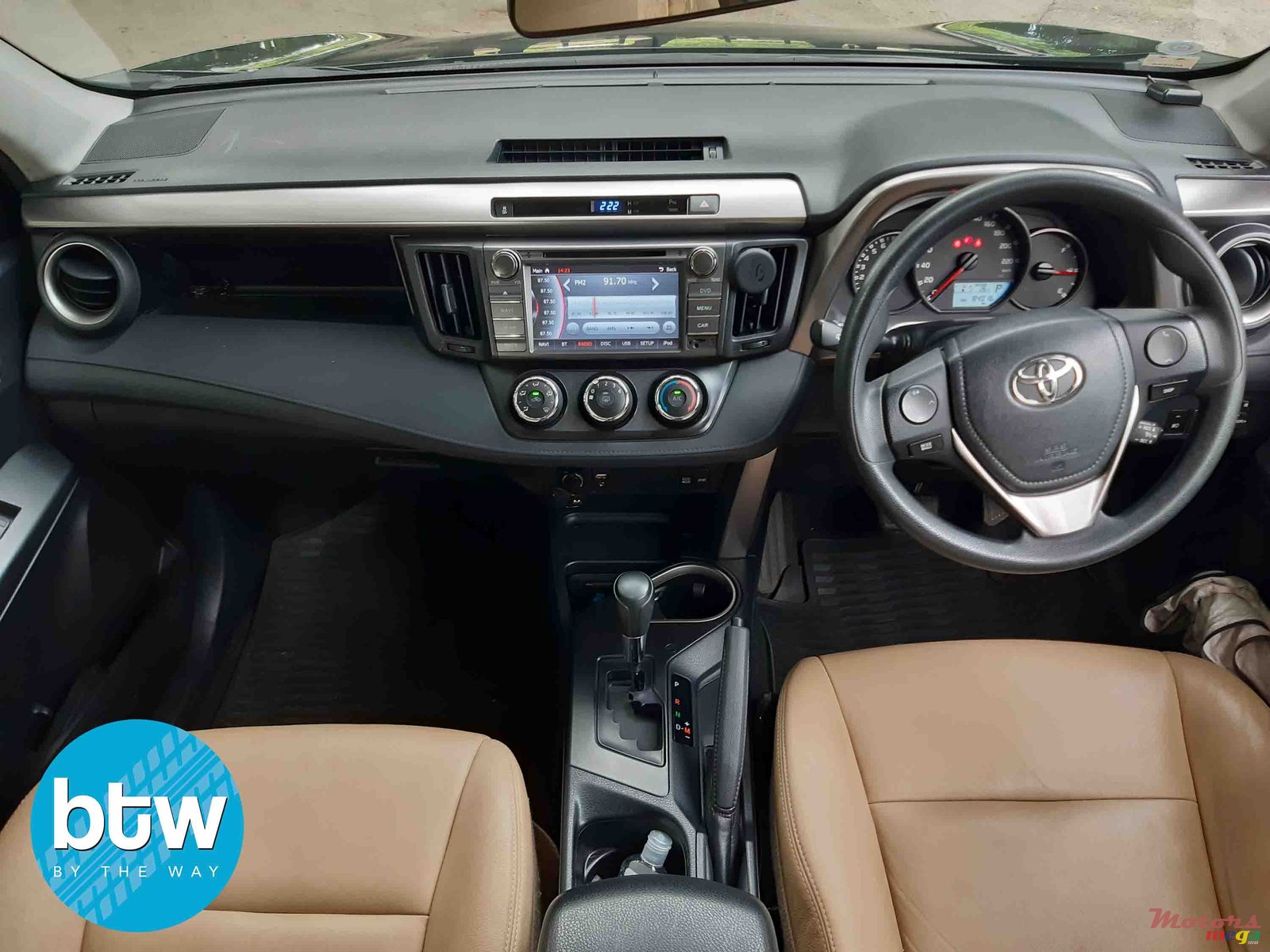 2016' Toyota RAV4 photo #5