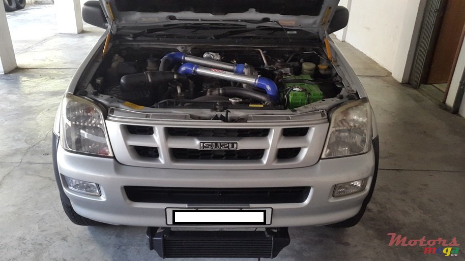 2004' Isuzu KB Series LS photo #3