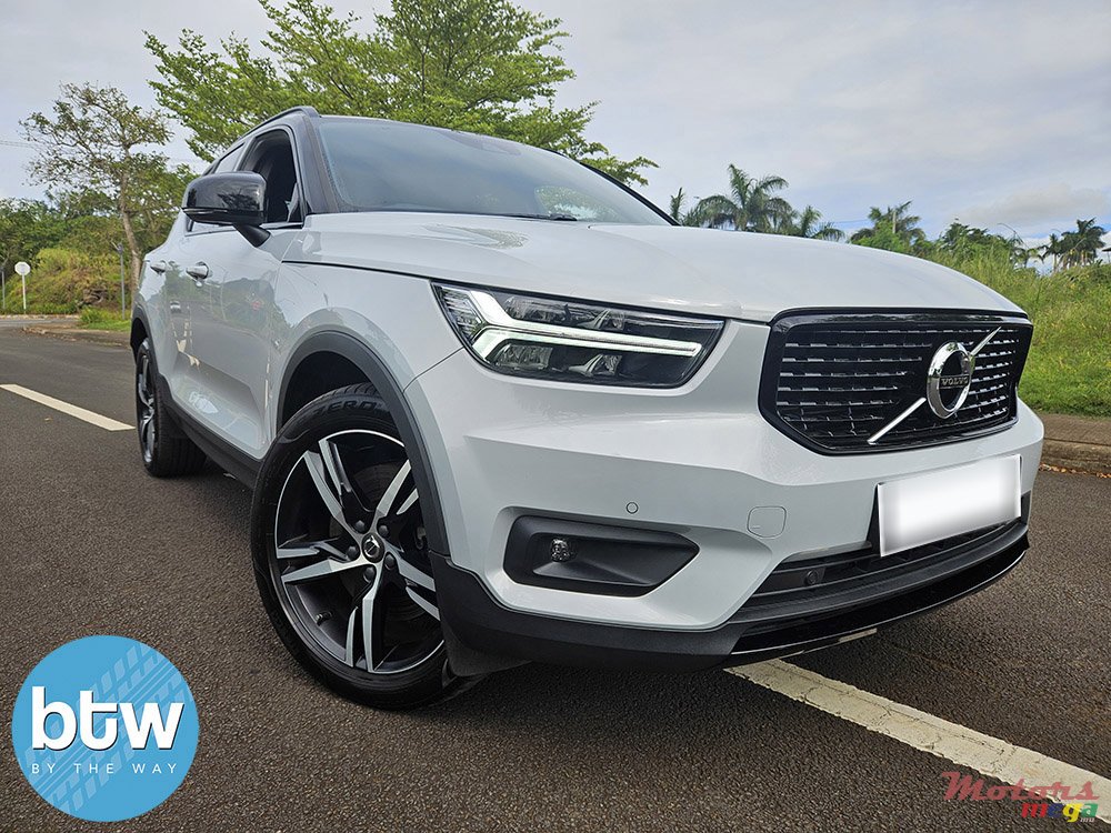 2021' Volvo XC40 T5 Recharge photo #1