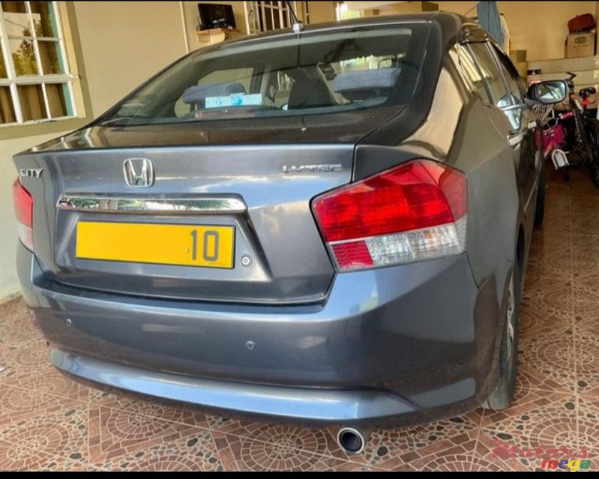 2010' Honda City photo #3