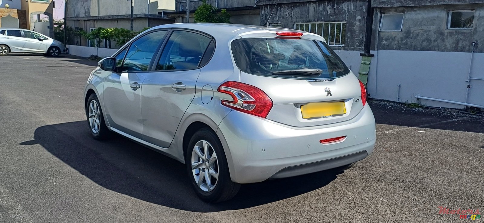 2013' Peugeot 208 photo #3