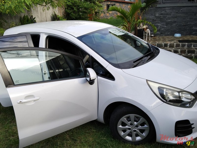 2016' Kia Rio photo #5