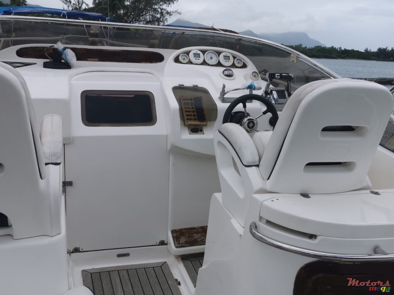 2010' Legend photo #5