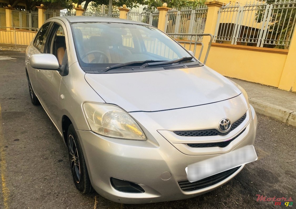 2006' Toyota Belta Any photo #3