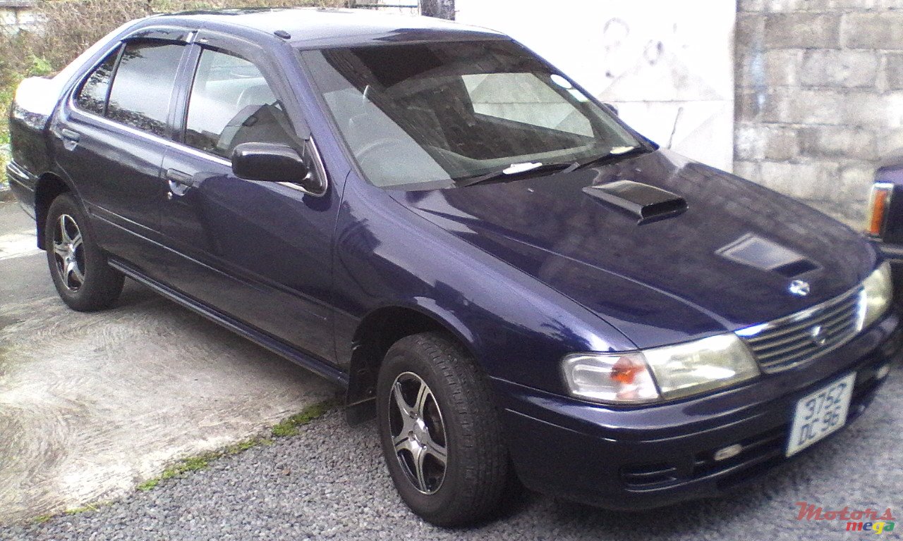 1996' Nissan Sunny photo #1