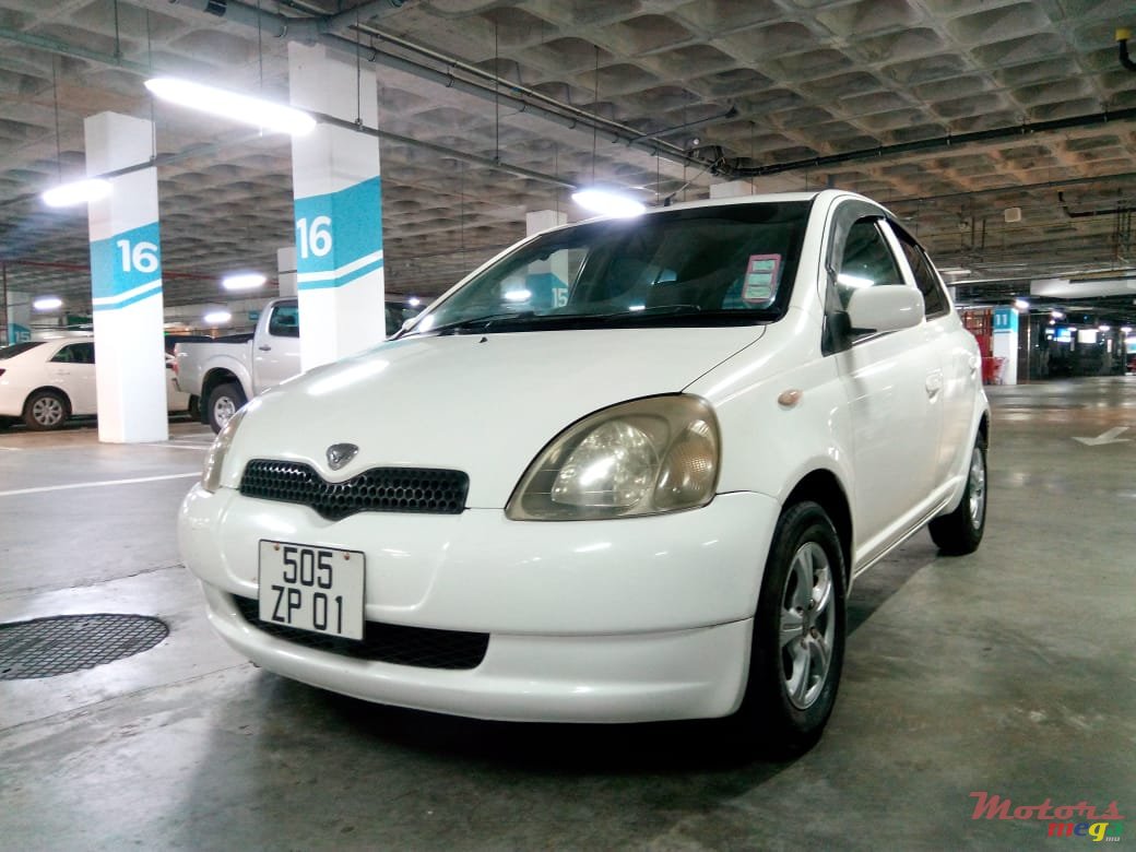 2001' Toyota Vitz EXCELLENT photo #3