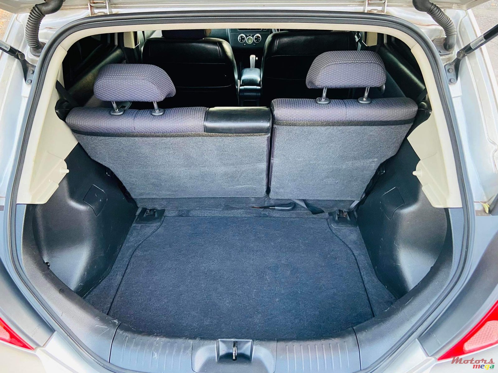 2006' Nissan Tiida photo #5