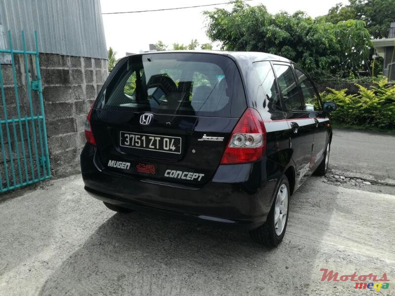 2004' Honda Jazz photo #2