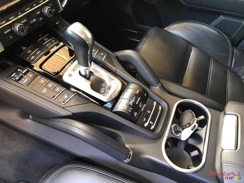 2015' Porsche Cayenne GTS - V6- 440BHP photo #6