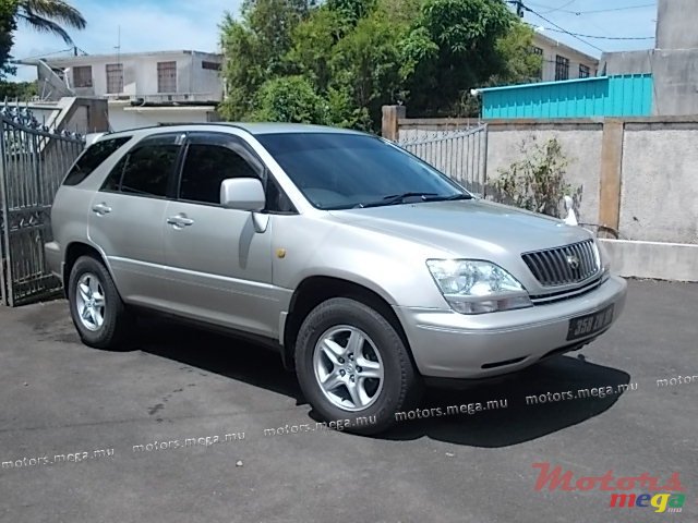 1998' Toyota Harrier jeep photo #2