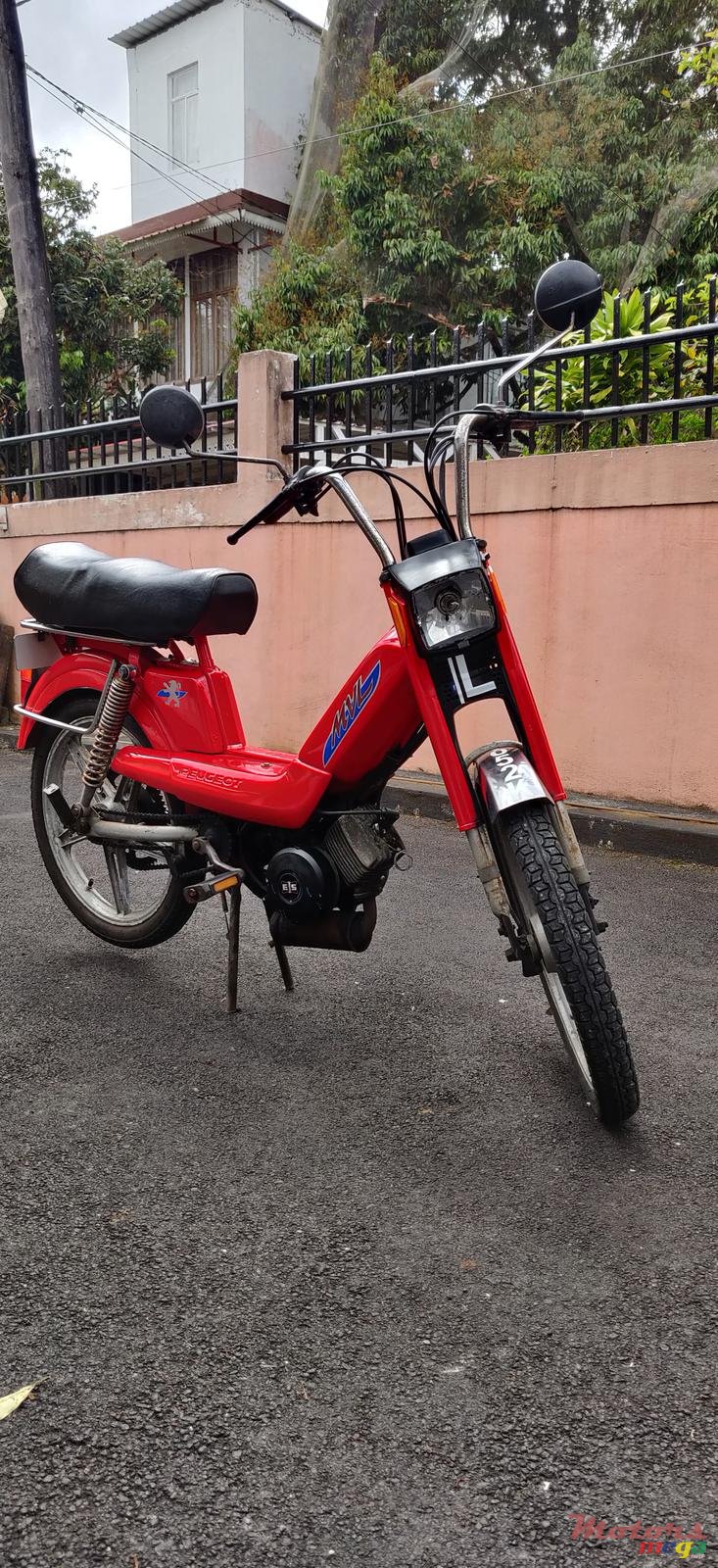 2001' Peugeot photo #3