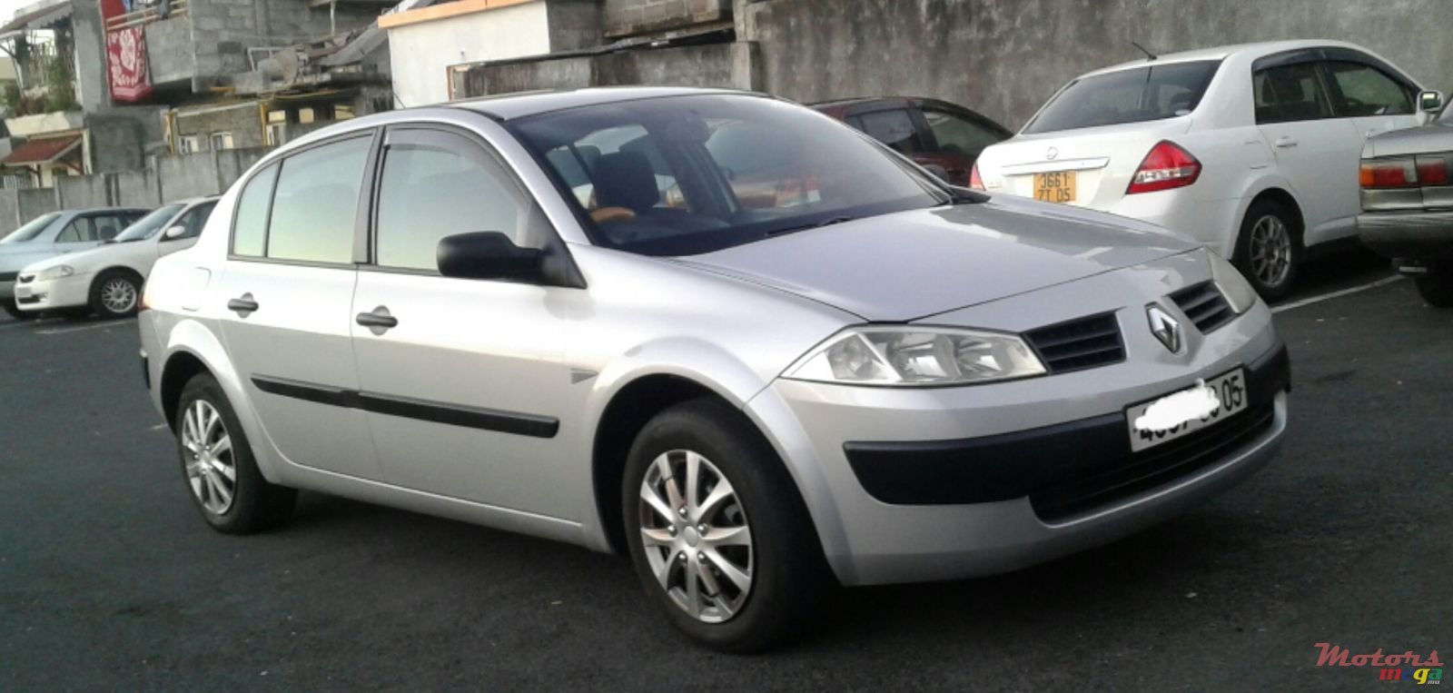 2005' Renault Megane photo #2