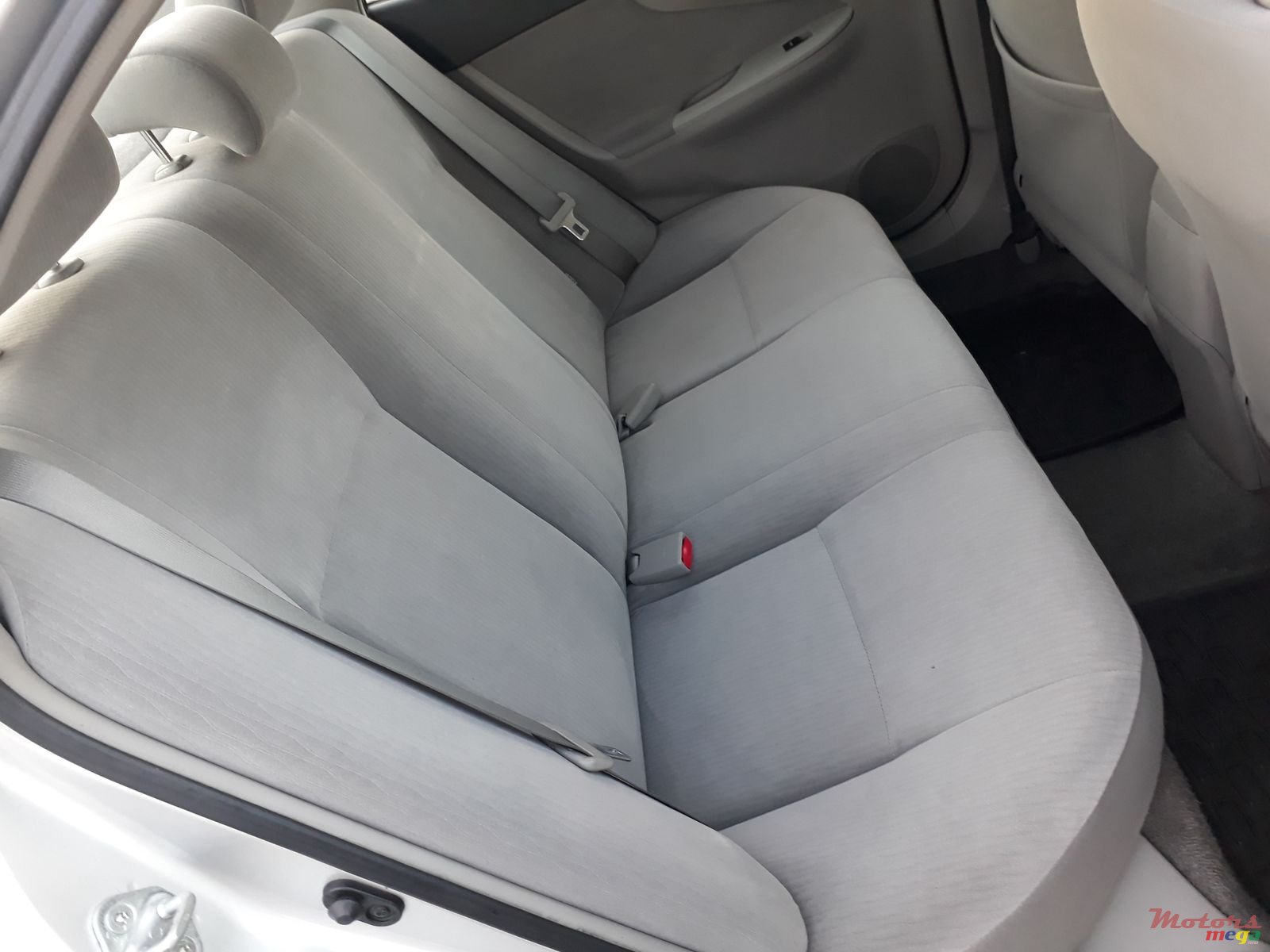 2009' Toyota Axio Private photo #3