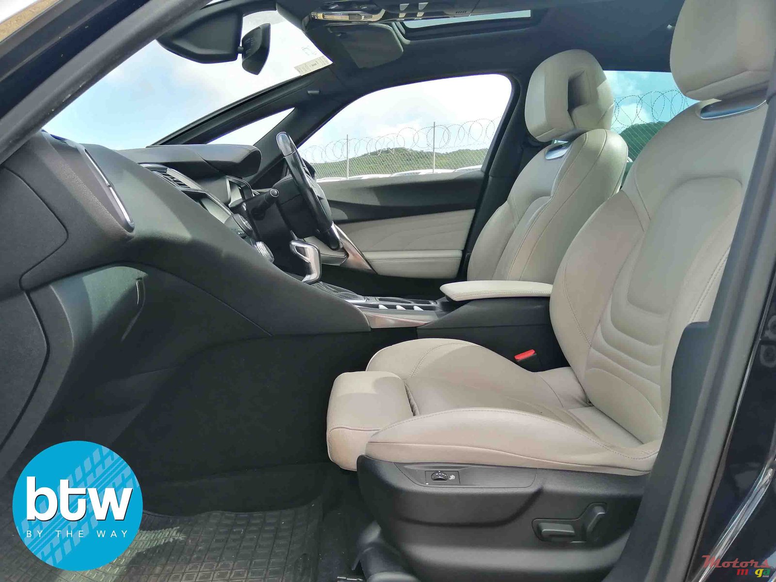 2017' Citroen DS5 photo #5