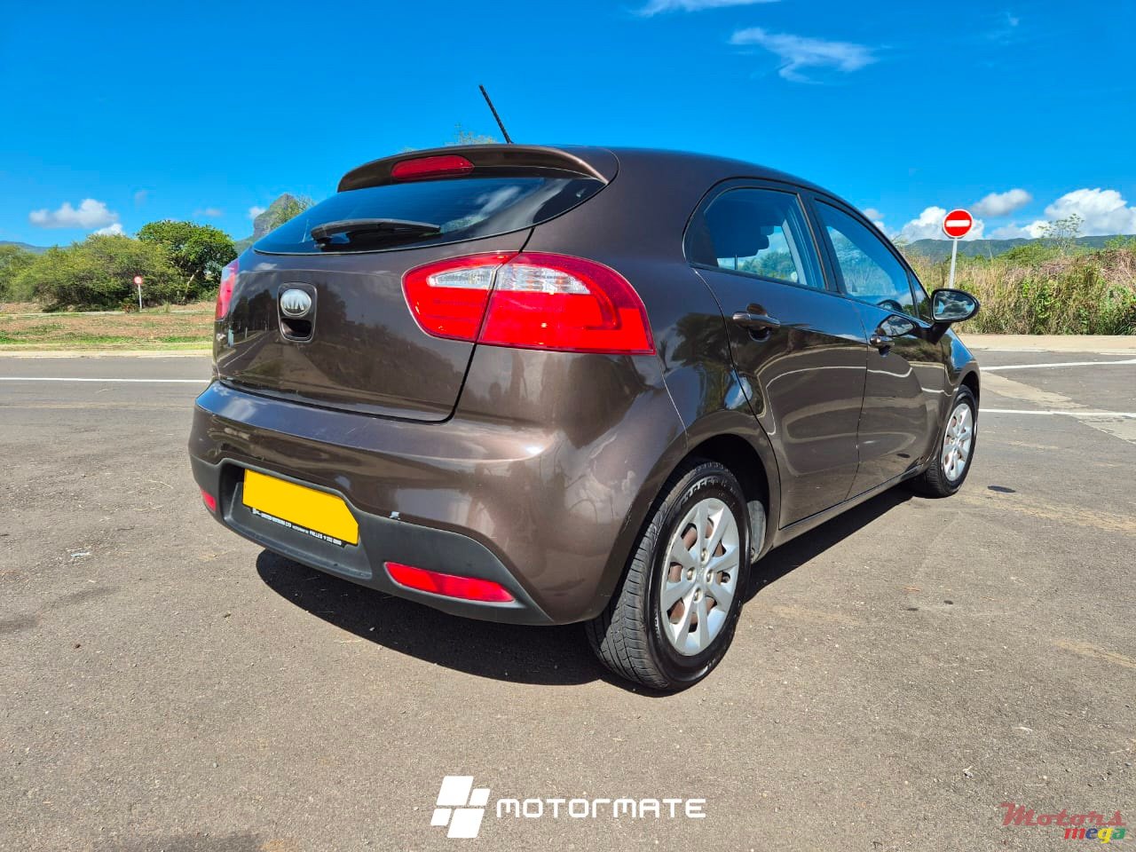 2013' Kia Rio photo #3