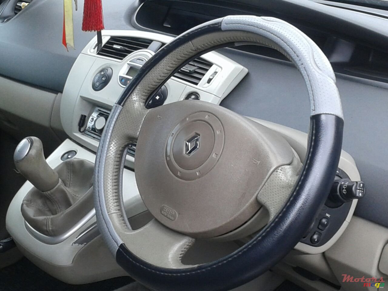 2005' Renault Scenic photo #2