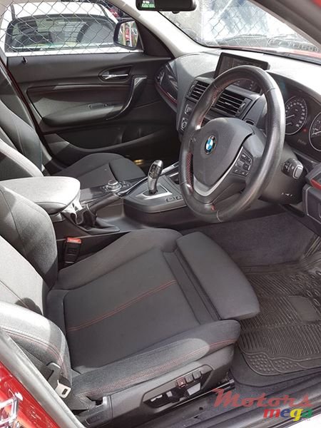 2012' BMW 1 Series 120i photo #4