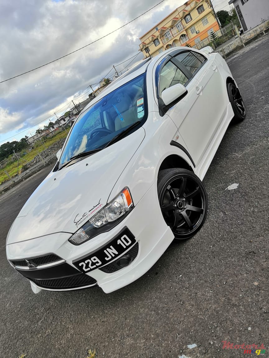 2010' Mitsubishi Lancer Evolution Ex fully executive photo #1