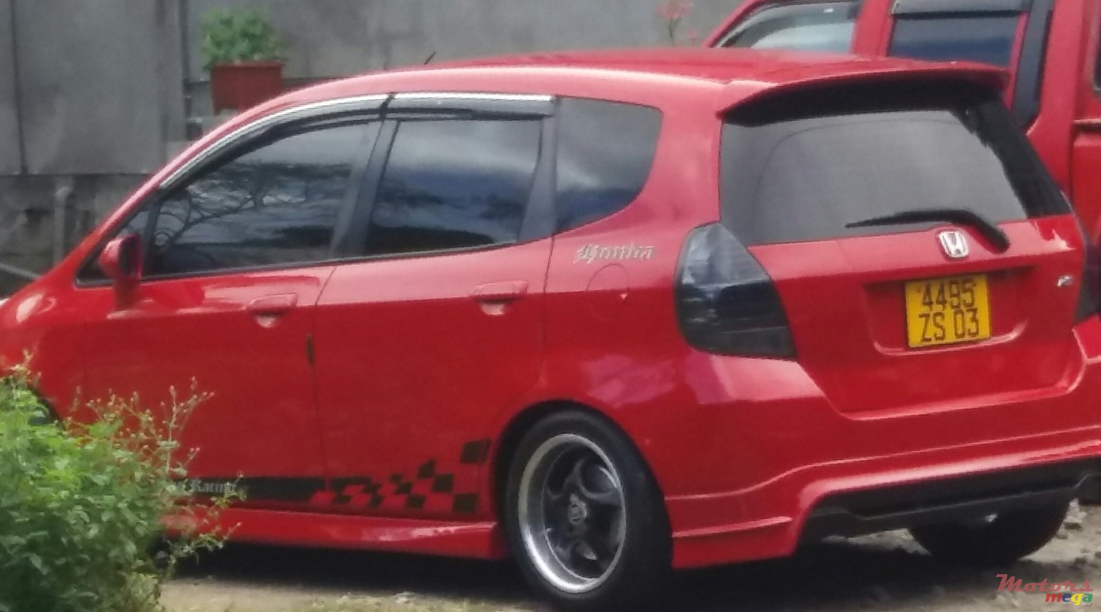 2003' Honda Fit photo #1