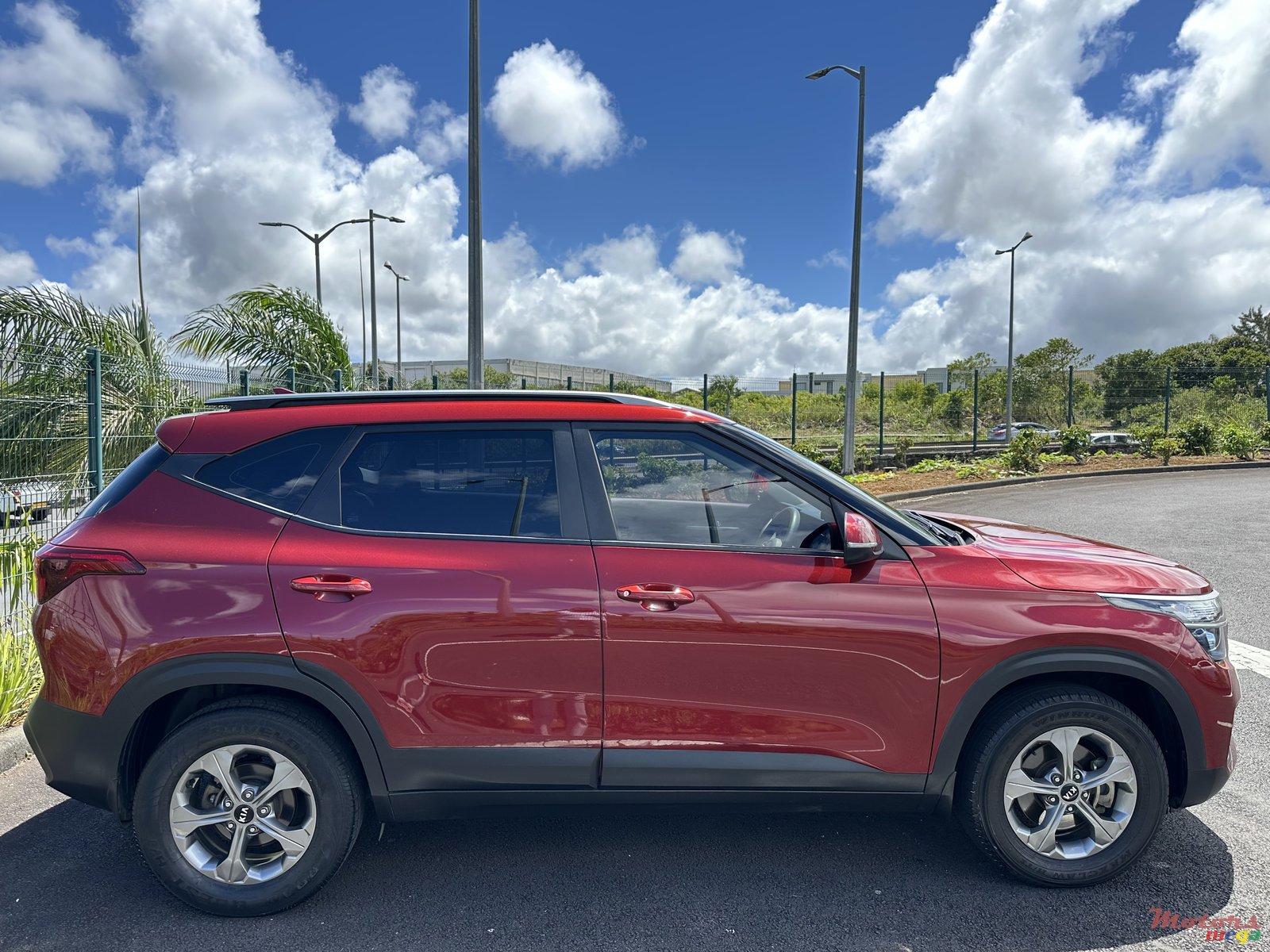 2020' Kia Seltos photo #2