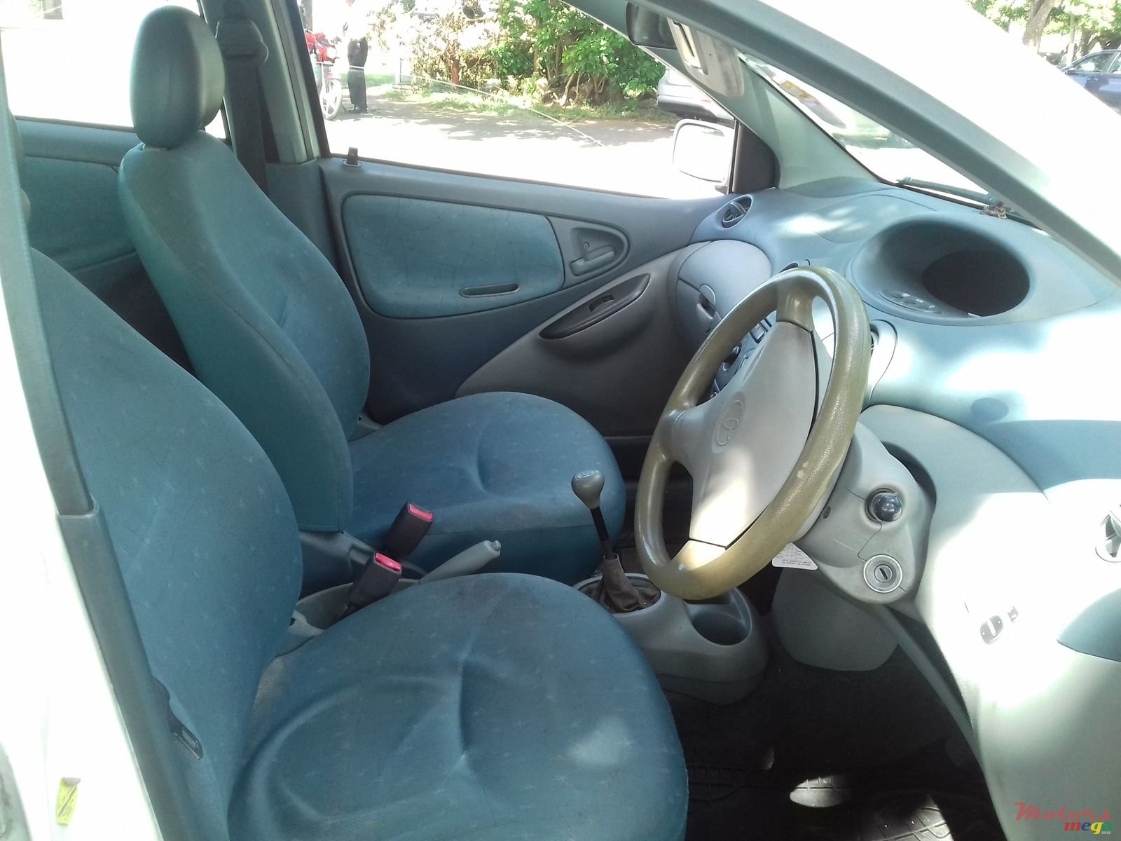 1999' Toyota Vitz photo #4