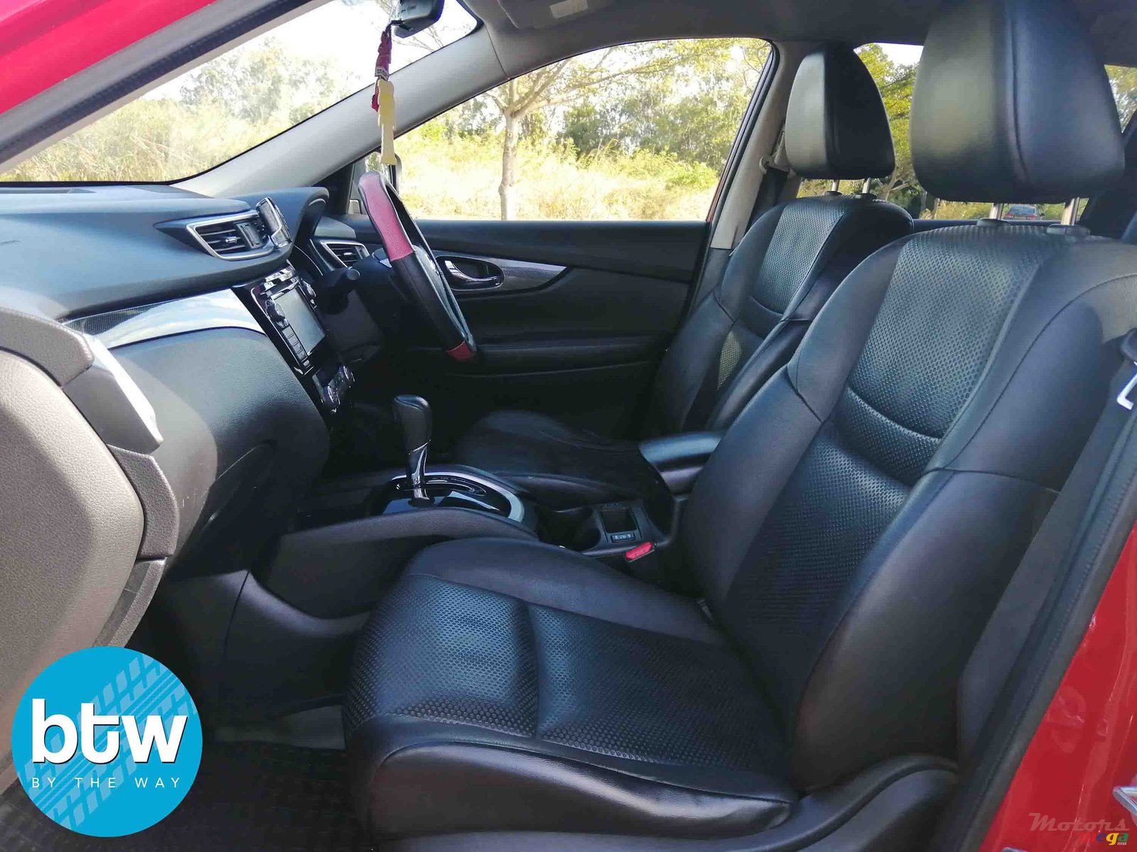 2014' Nissan X-Trail photo #5