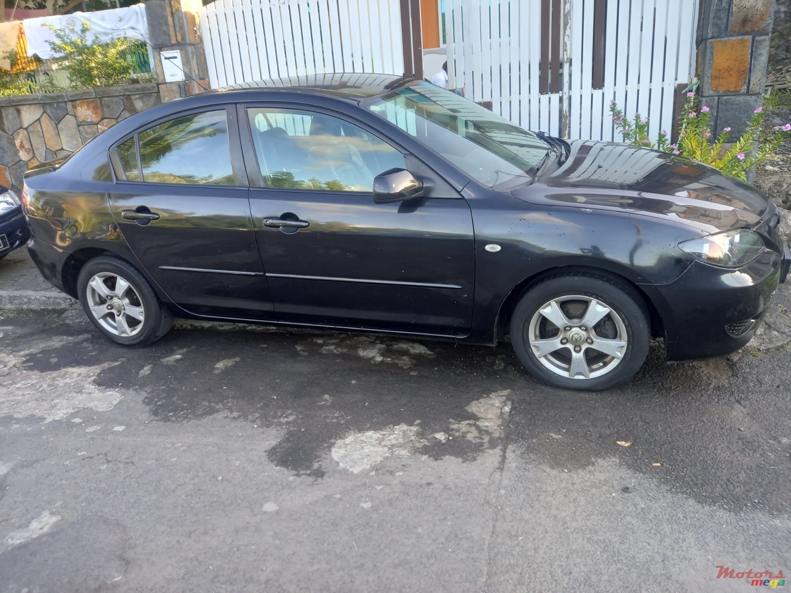 2005' Mazda photo #1