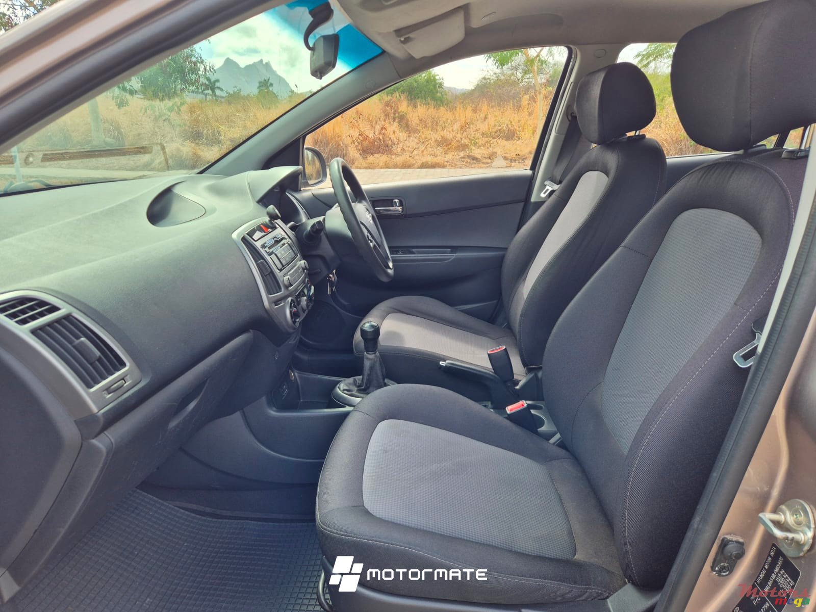 2014' Hyundai i20 photo #5