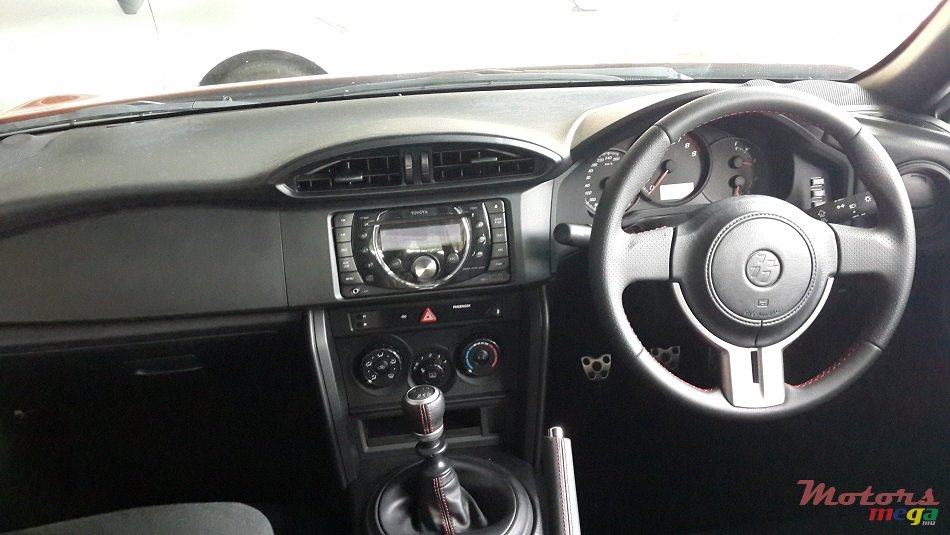 2012' Toyota GT86 photo #5