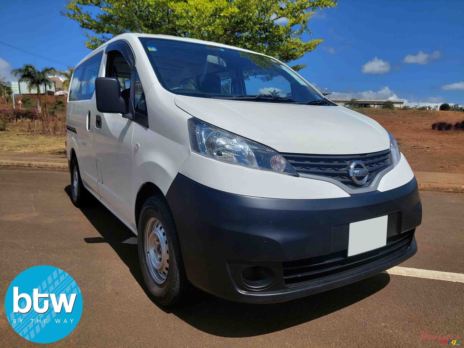 2013' Nissan NV photo #1