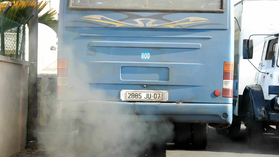 Pollution sur les routes : Rajesh Bhagwan répond aux critiques et appelle le public à dénoncer les véhicules polluants