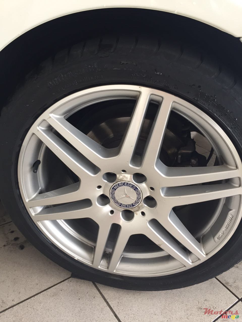 2011' Mercedes-Benz E-Class E350 CDI photo #6