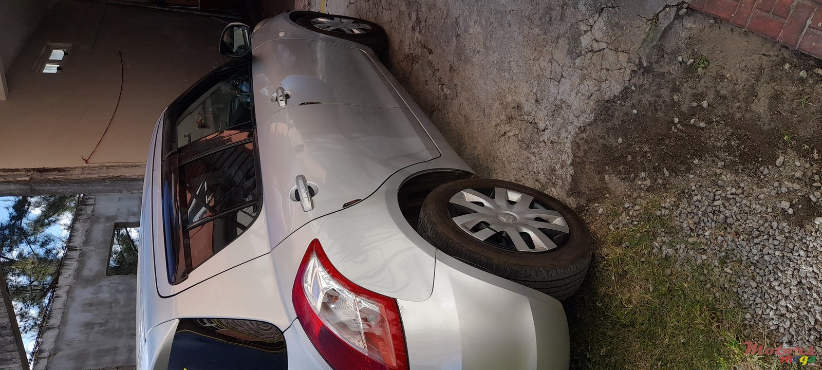 2013' Suzuki Swift photo #4