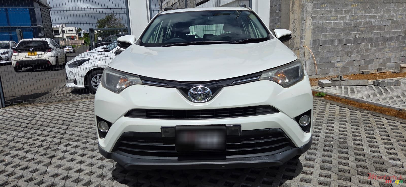 2016' Toyota RAV4 photo #1
