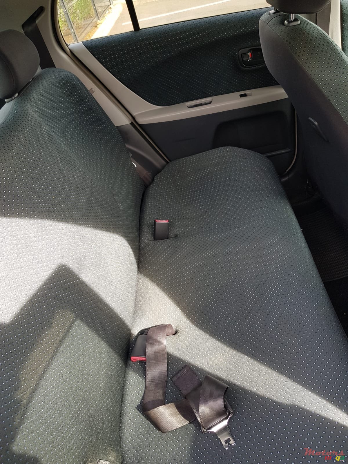 2006' Toyota Vitz photo #4