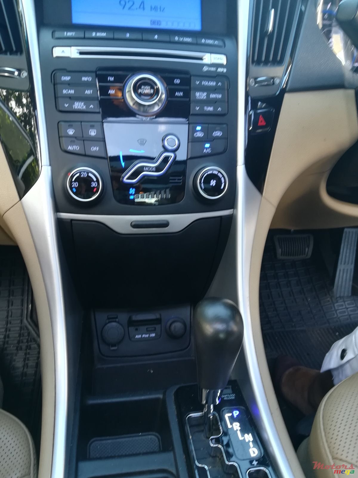 2012' Hyundai Sonata photo #2